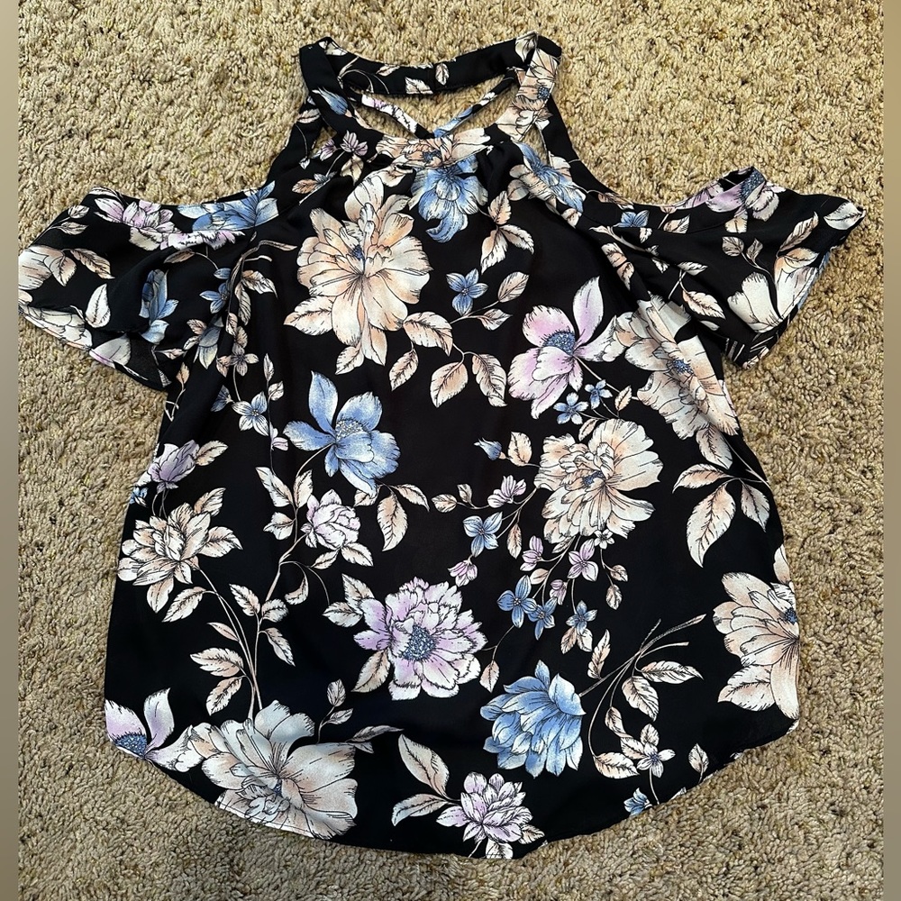 iZ Byer flowered women’s blouse